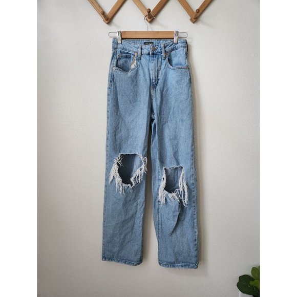 wild fable Denim - Wild Fable 00/2R light wash blow out knee baggy jeans highest rise